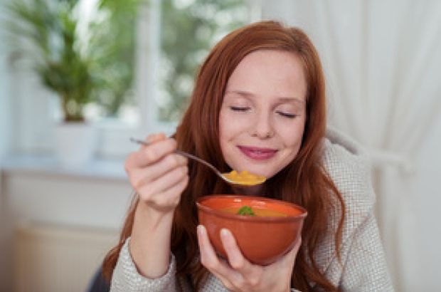 Beim Fasten mit Säften und Gemüsebrühe nehmen die Geschmacksnerven alle Aromen deutlicher wahr.