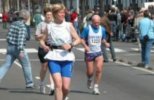 Ein Marathon ist für einen Körper eine starke Belastung.